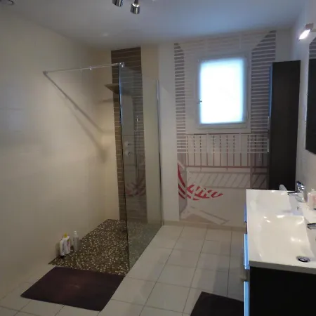 Maison De Plain-pied A 300m De La Plage, Jardin Clos Et Confort Moderne, Calme Assure - Fr-1-361-149 *