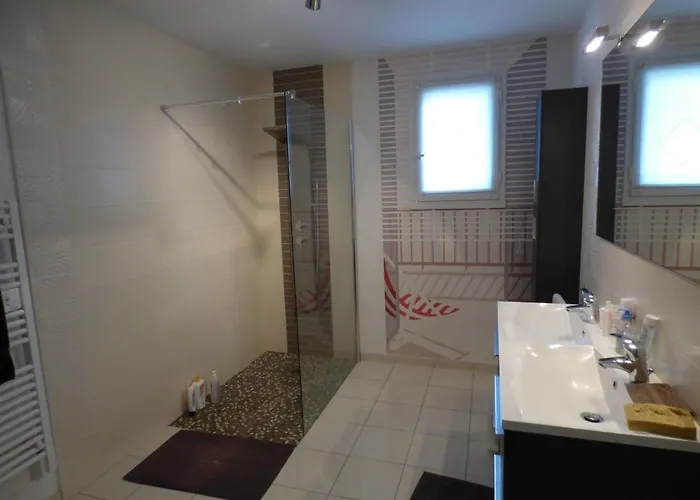 Maison De Plain-pied A 300m De La Plage, Jardin Clos Et Confort Moderne, Calme Assure - Fr-1-361-149 *